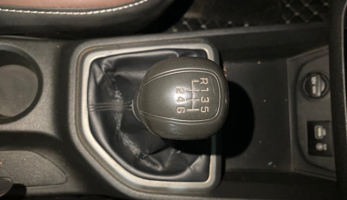 2016 Hyundai Creta SX PLUS 1.6 PETROL, Petrol, Manual, 1,05,447 km, Gear Lever