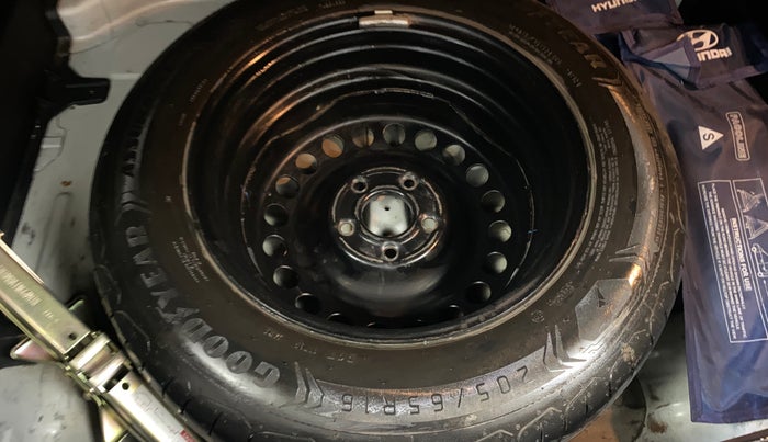 2016 Hyundai Creta SX PLUS 1.6 PETROL, Petrol, Manual, 1,05,447 km, Spare Tyre