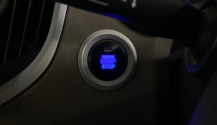 2016 Hyundai Creta SX PLUS 1.6 PETROL, Petrol, Manual, 1,05,447 km, Keyless Start/ Stop Button