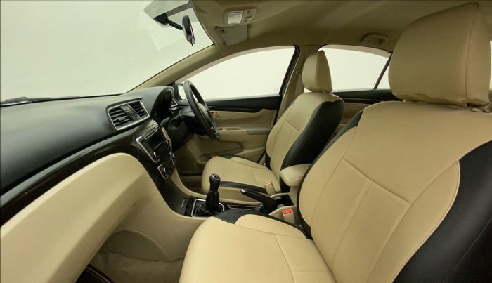 2015 Maruti Ciaz VXI+, Petrol, Manual, 49,434 km, Right Side Front Door Cabin