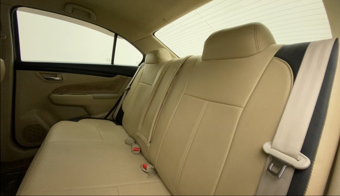 2015 Maruti Ciaz VXI+, Petrol, Manual, 49,434 km, Right Side Rear Door Cabin