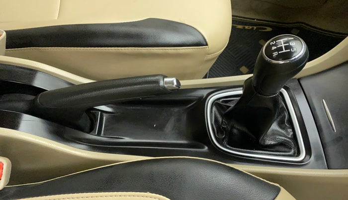 2015 Maruti Ciaz VXI+, Petrol, Manual, 49,434 km, Gear Lever