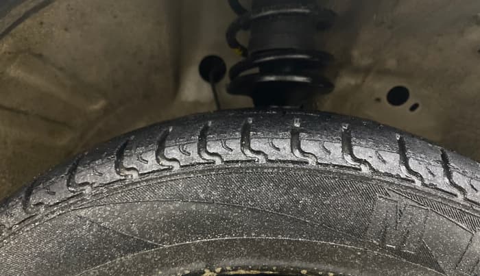 2018 Maruti Wagon R 1.0 VXI, Petrol, Manual, 62,246 km, Right Front Tyre Tread