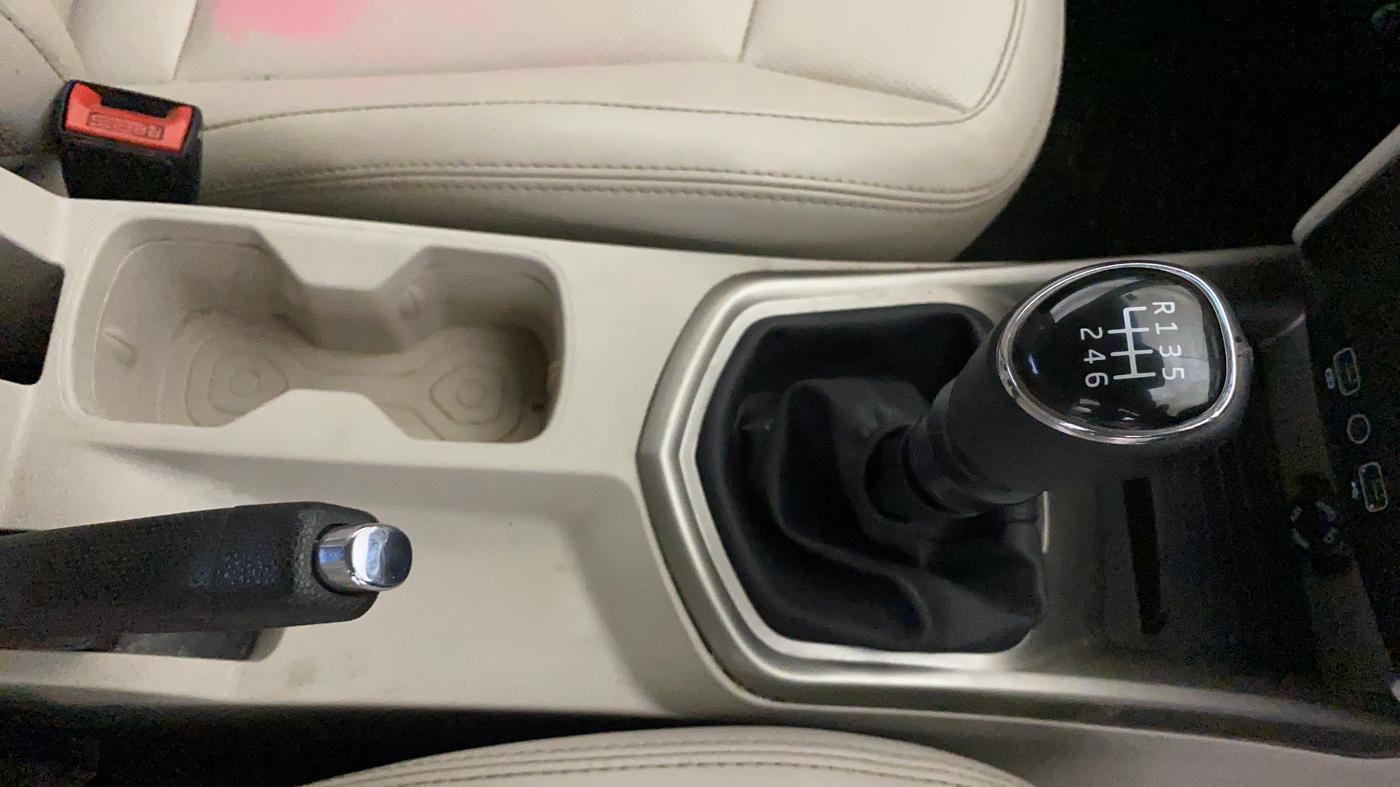 2020 Mahindra XUV300 W8 (O) 1.2 PETROL, Petrol, Manual, 85,956 km, Gear Lever