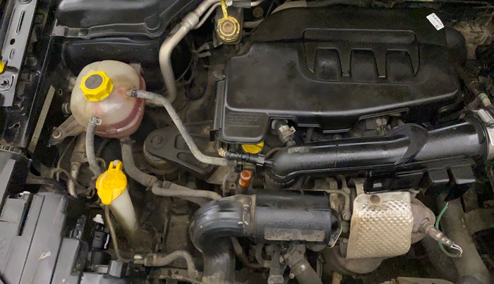 2020 Mahindra XUV300 W8 (O) 1.2 PETROL, Petrol, Manual, 83,644 km, Engine View - Right