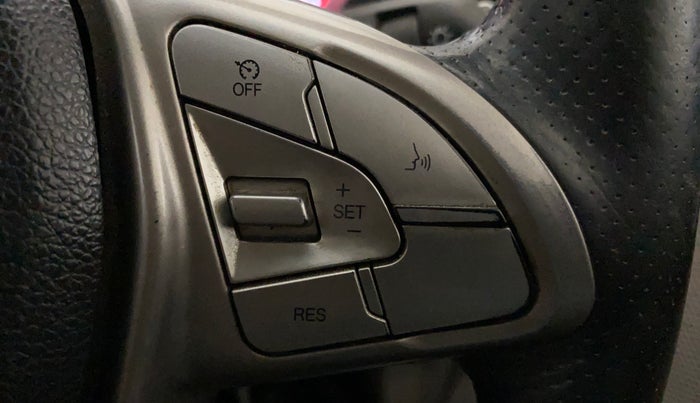 2020 Mahindra XUV300 W8 (O) 1.2 PETROL, Petrol, Manual, 83,644 km, Adaptive Cruise Control