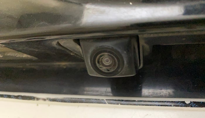 2020 Mahindra XUV300 W8 (O) 1.2 PETROL, Petrol, Manual, 83,644 km, Parking Camera