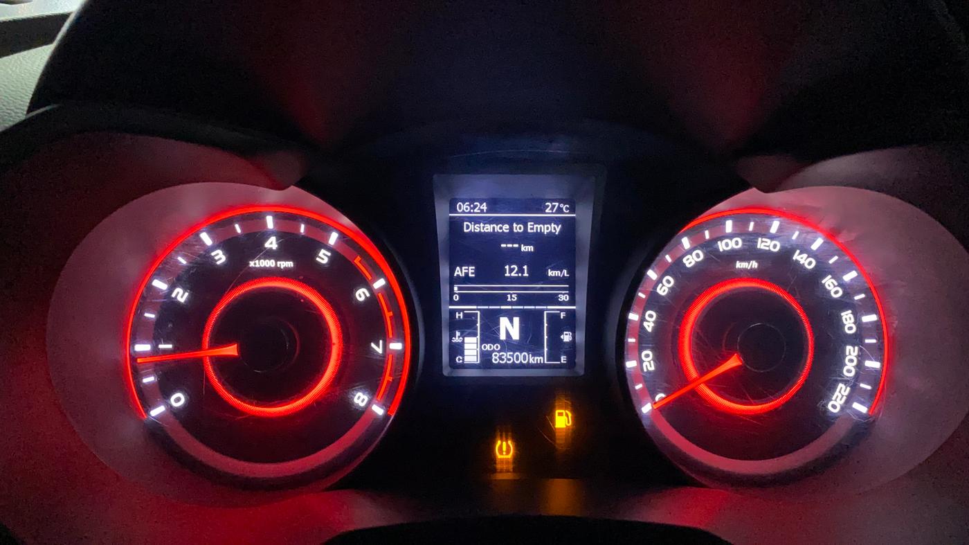 2020 Mahindra XUV300 W8 (O) 1.2 PETROL, Petrol, Manual, 85,956 km, Odometer Image