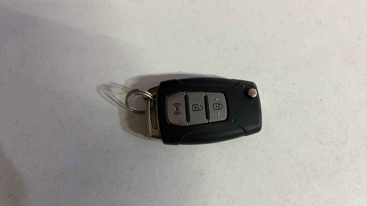 2020 Mahindra XUV300 W8 (O) 1.2 PETROL, Petrol, Manual, 85,956 km, Key Close Up