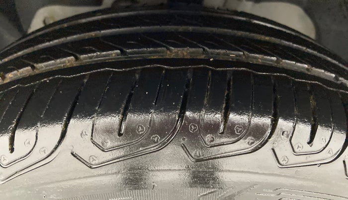 2016 Ford New Figo 1.2 TREND, Petrol, Manual, 47,402 km, Left Front Tyre Tread