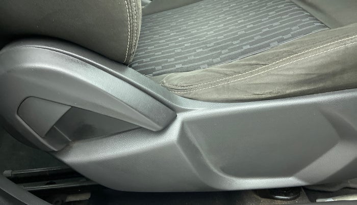 2016 Ford New Figo 1.2 TREND, Petrol, Manual, 47,402 km, Driver Side Adjustment Panel