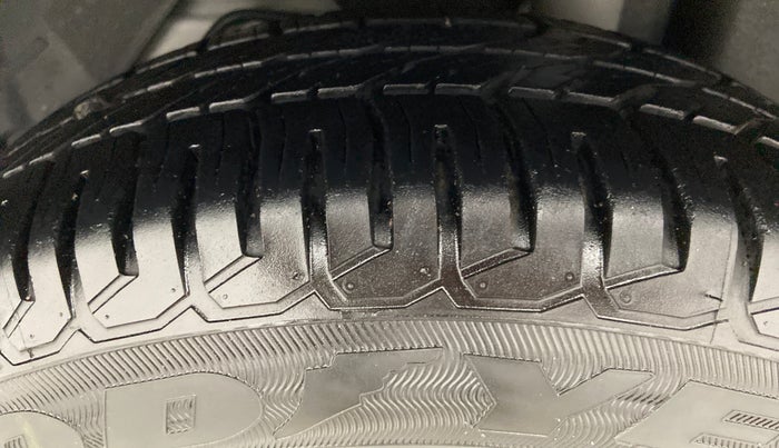 2016 Ford New Figo 1.2 TREND, Petrol, Manual, 47,402 km, Left Rear Tyre Tread