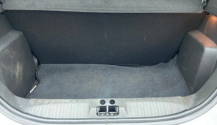 2016 Ford New Figo 1.2 TREND, Petrol, Manual, 47,402 km, Boot Inside