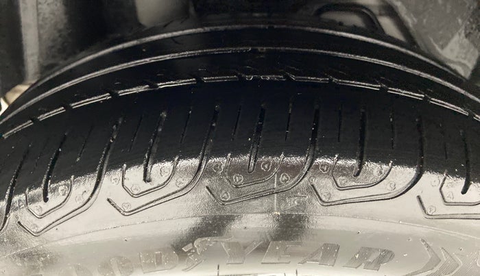 2016 Ford New Figo 1.2 TREND, Petrol, Manual, 47,402 km, Right Rear Tyre Tread