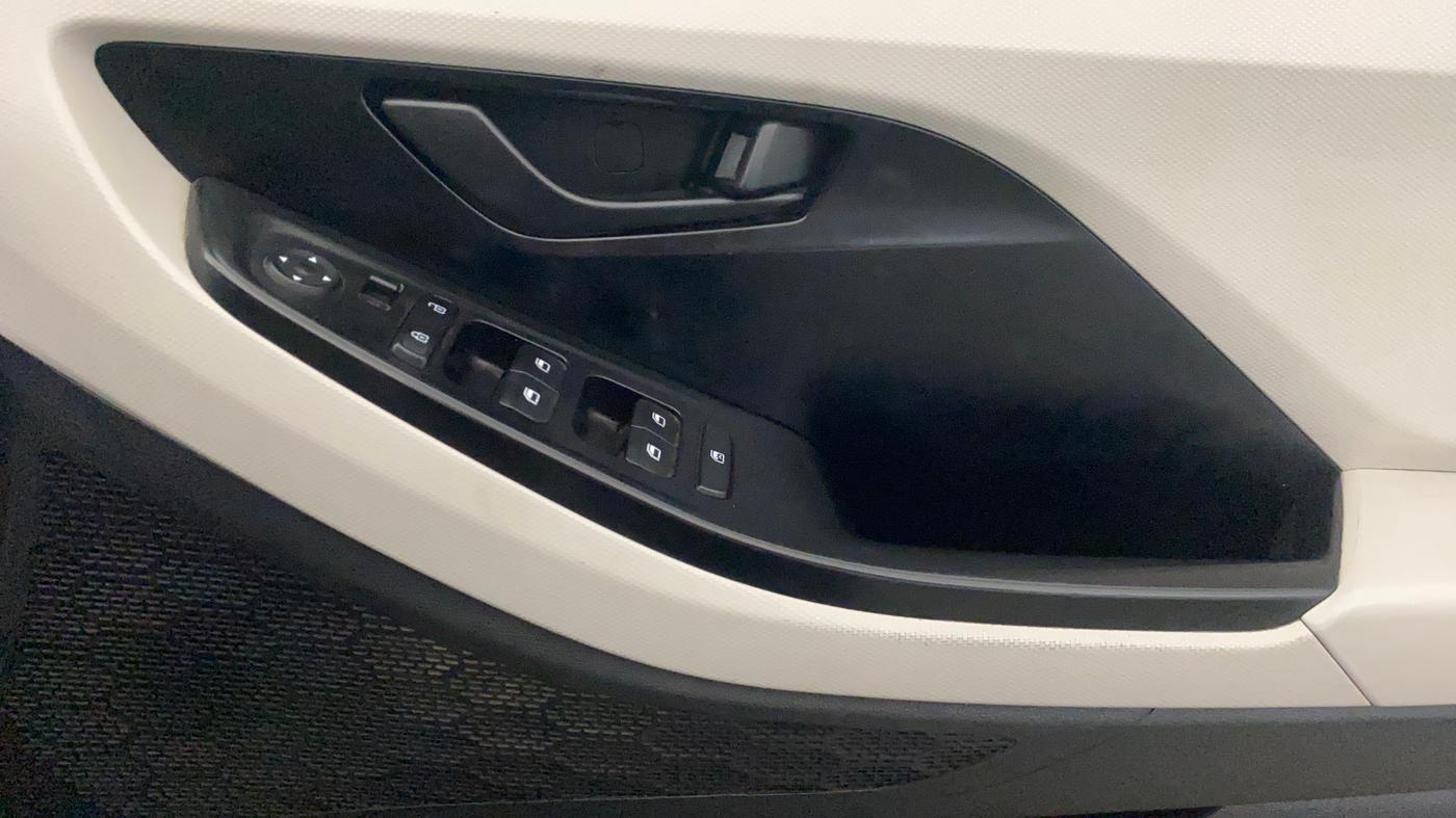 2021 Hyundai Creta EX 1.5 DIESEL, Diesel, Manual, 83,895 km, Driver Side Door Panels Control