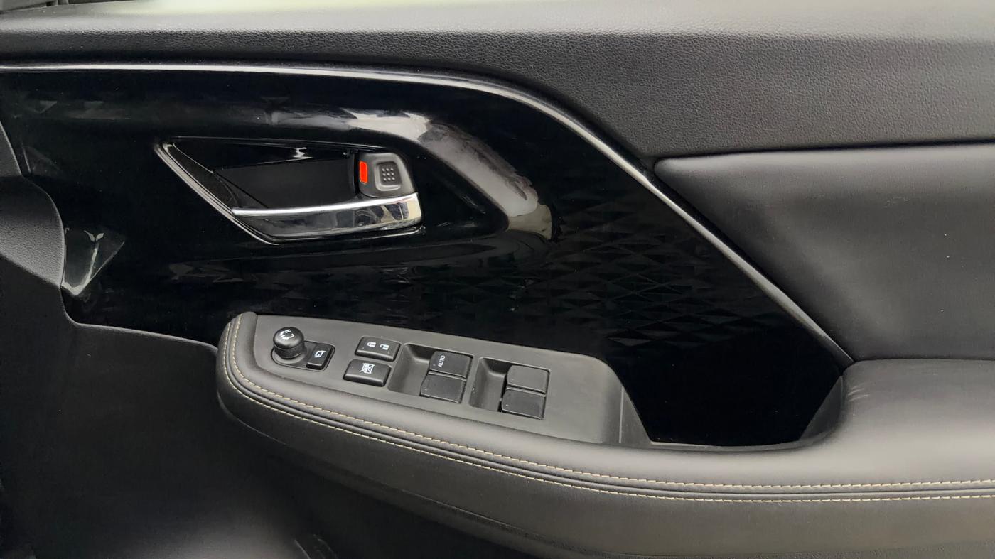 2025 Maruti Victoris Zxi 1.5 eCVT, Hybrid, Automatic, 4,400 km, Driver Side Door Panels Control