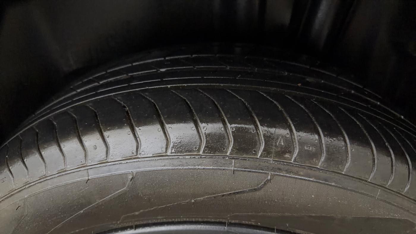 2025 Maruti Victoris Zxi 1.5 eCVT, Hybrid, Automatic, 4,400 km, Left Rear Tyre Tread