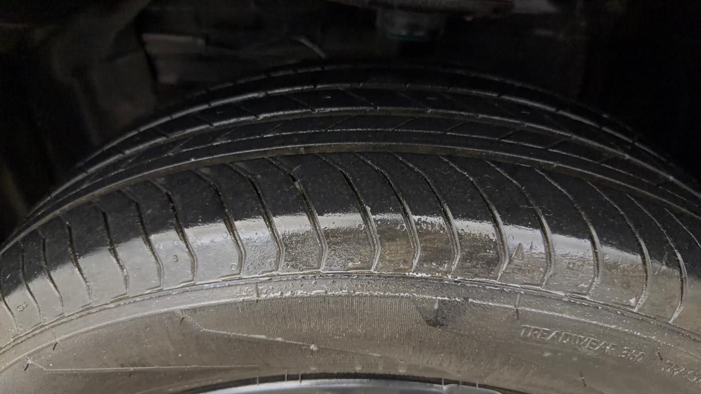 2025 Maruti Victoris Zxi 1.5 eCVT, Hybrid, Automatic, 4,400 km, Left Front Tyre Tread