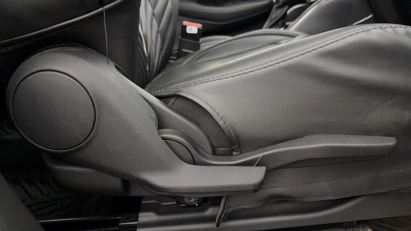 2025 Maruti Victoris Zxi 1.5 eCVT, Hybrid, Automatic, 4,400 km, Driver Side Adjustment Panel