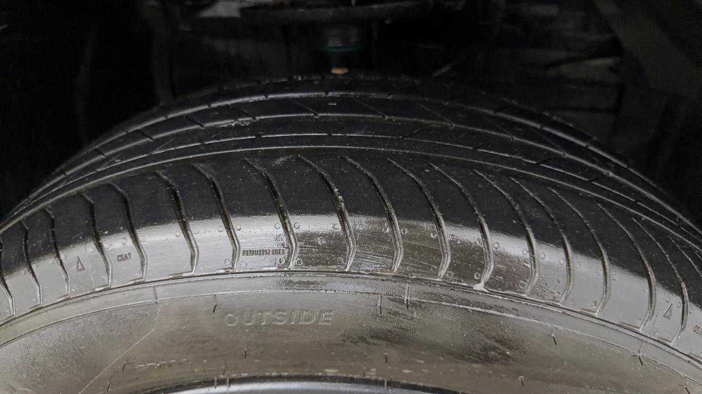 2025 Maruti Victoris Zxi 1.5 eCVT, Hybrid, Automatic, 4,400 km, Right Front Tyre Tread
