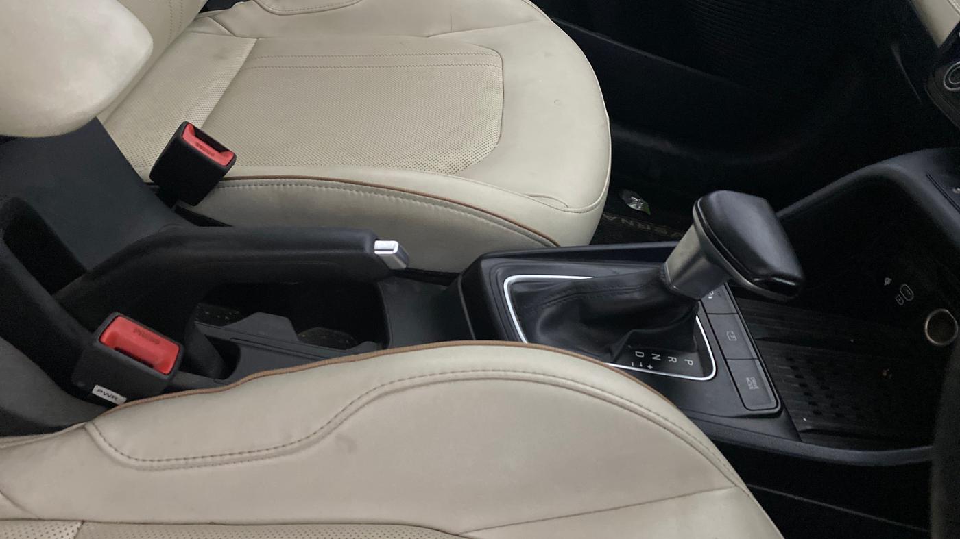 2023 Hyundai Verna SX(O) 1.5 MPI IVT , Petrol, Automatic, 57,882 km, Gear Lever