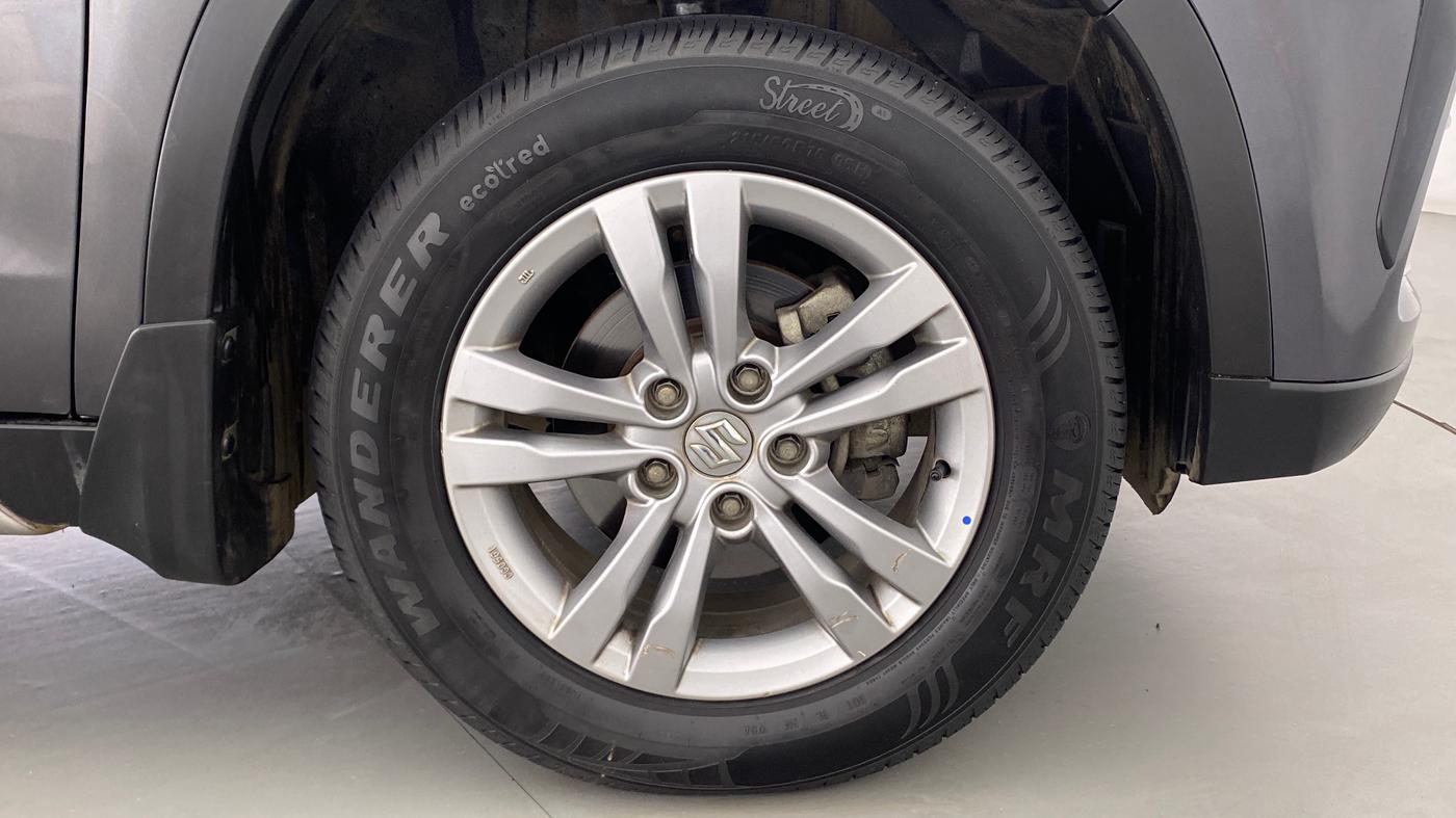 2017 Maruti Vitara Brezza ZDI, Diesel, Manual, 65,693 km, Right Front Wheel