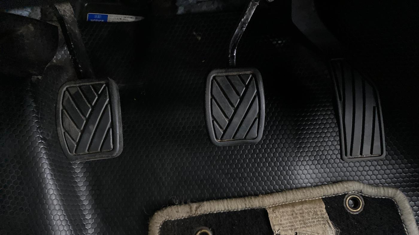 2017 Maruti Vitara Brezza ZDI, Diesel, Manual, 65,693 km, Pedals