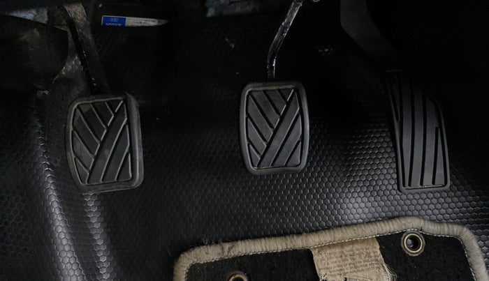 2017 Maruti Vitara Brezza ZDI, Diesel, Manual, 65,693 km, Pedals
