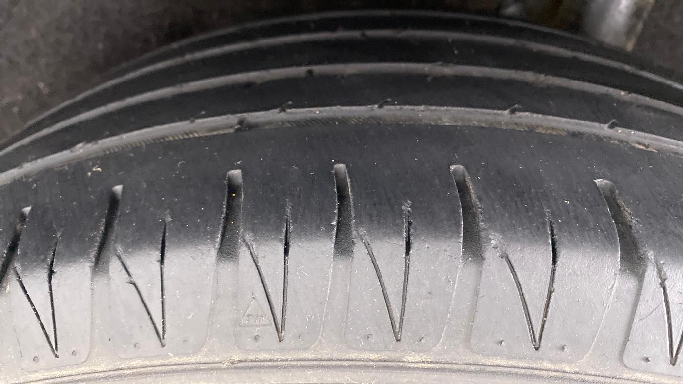2017 Maruti Vitara Brezza ZDI, Diesel, Manual, 65,693 km, Left Rear Tyre Tread
