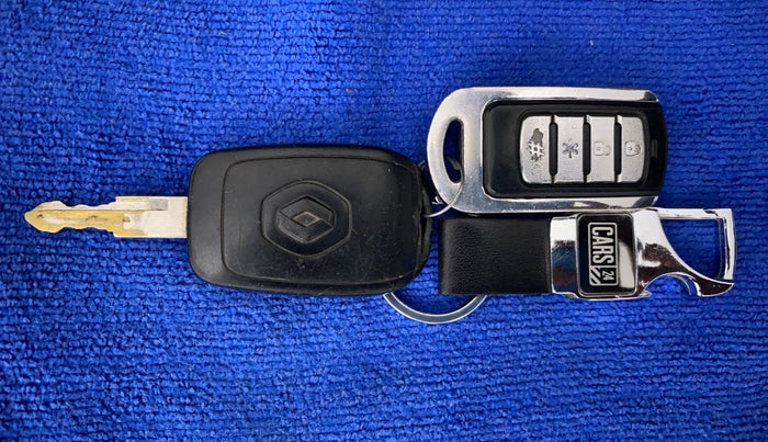 2016 Renault Kwid RXL, CNG, Manual, 81,507 km, Key Close Up