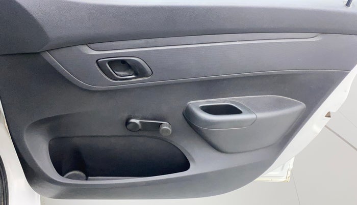 2016 Renault Kwid RXL, CNG, Manual, 81,507 km, Driver Side Door Panels Control