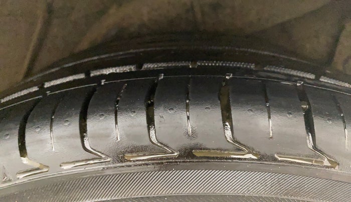 2014 Hyundai Verna FLUIDIC 1.4 CRDI CX, Diesel, Manual, 98,279 km, Left Rear Tyre Tread