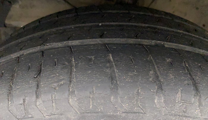 2017 Maruti Baleno ZETA PETROL 1.2, Petrol, Manual, 29,404 km, Left Front Tyre Tread