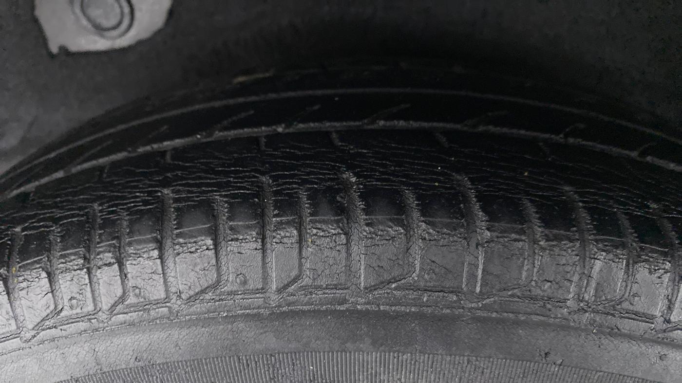 2011 Hyundai i10 MAGNA 1.2 KAPPA2, Petrol, Manual, 47,217 km, Right Rear Tyre Tread