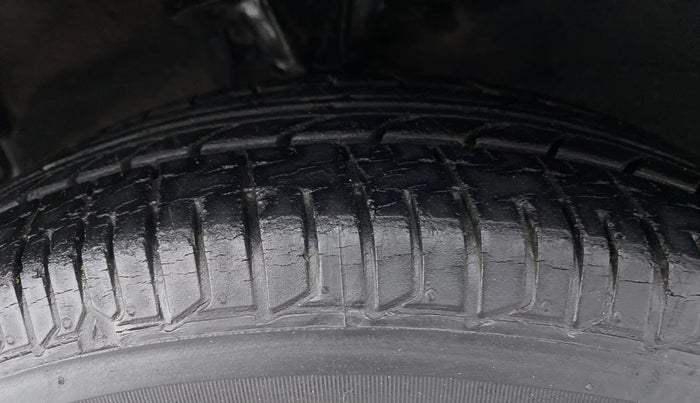 2011 Hyundai i10 MAGNA 1.2 KAPPA2, Petrol, Manual, 47,217 km, Left Front Tyre Tread