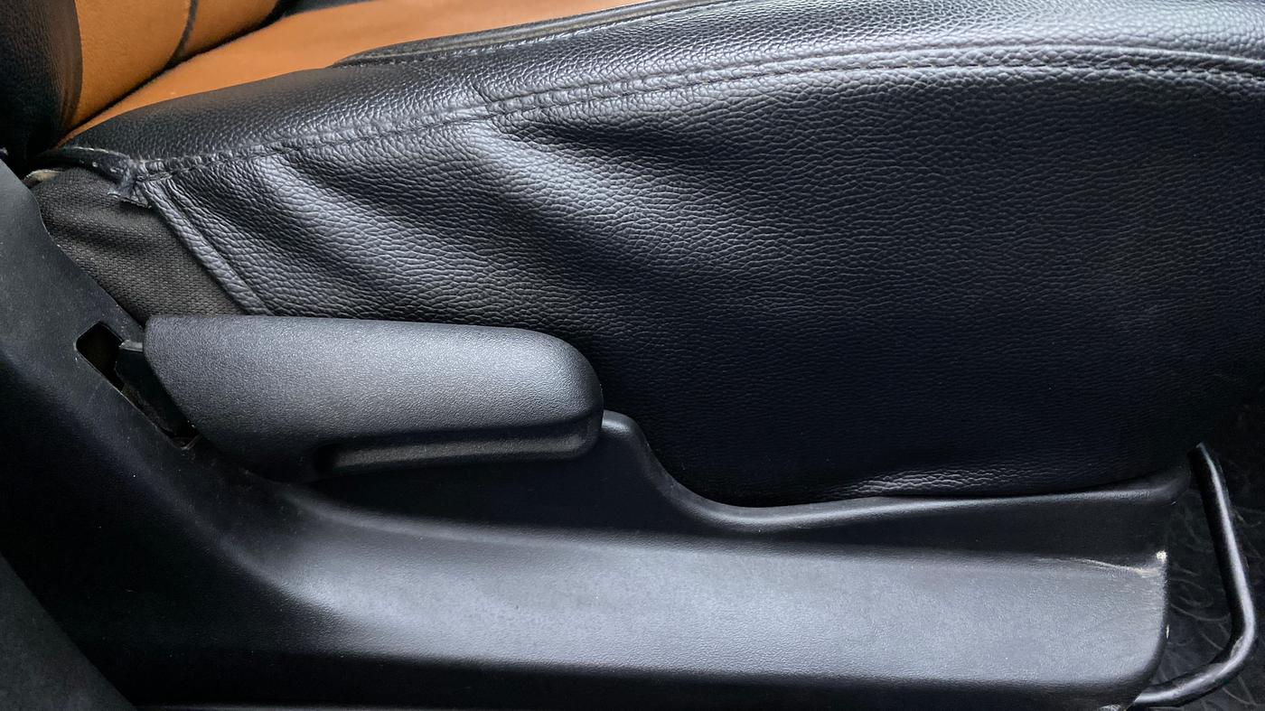 2019 Maruti Celerio X VXI (O), Petrol, Manual, 85,507 km, Driver Side Adjustment Panel