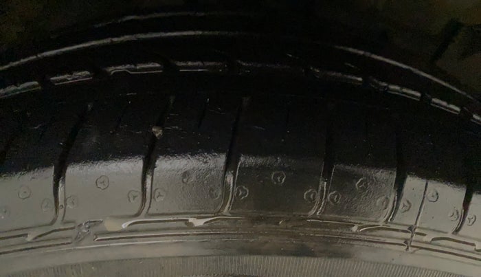 2021 Maruti Ciaz SIGMA 1.5 SHVS MT  PETROL, Petrol, Manual, 16,909 km, Right Rear Tyre Tread
