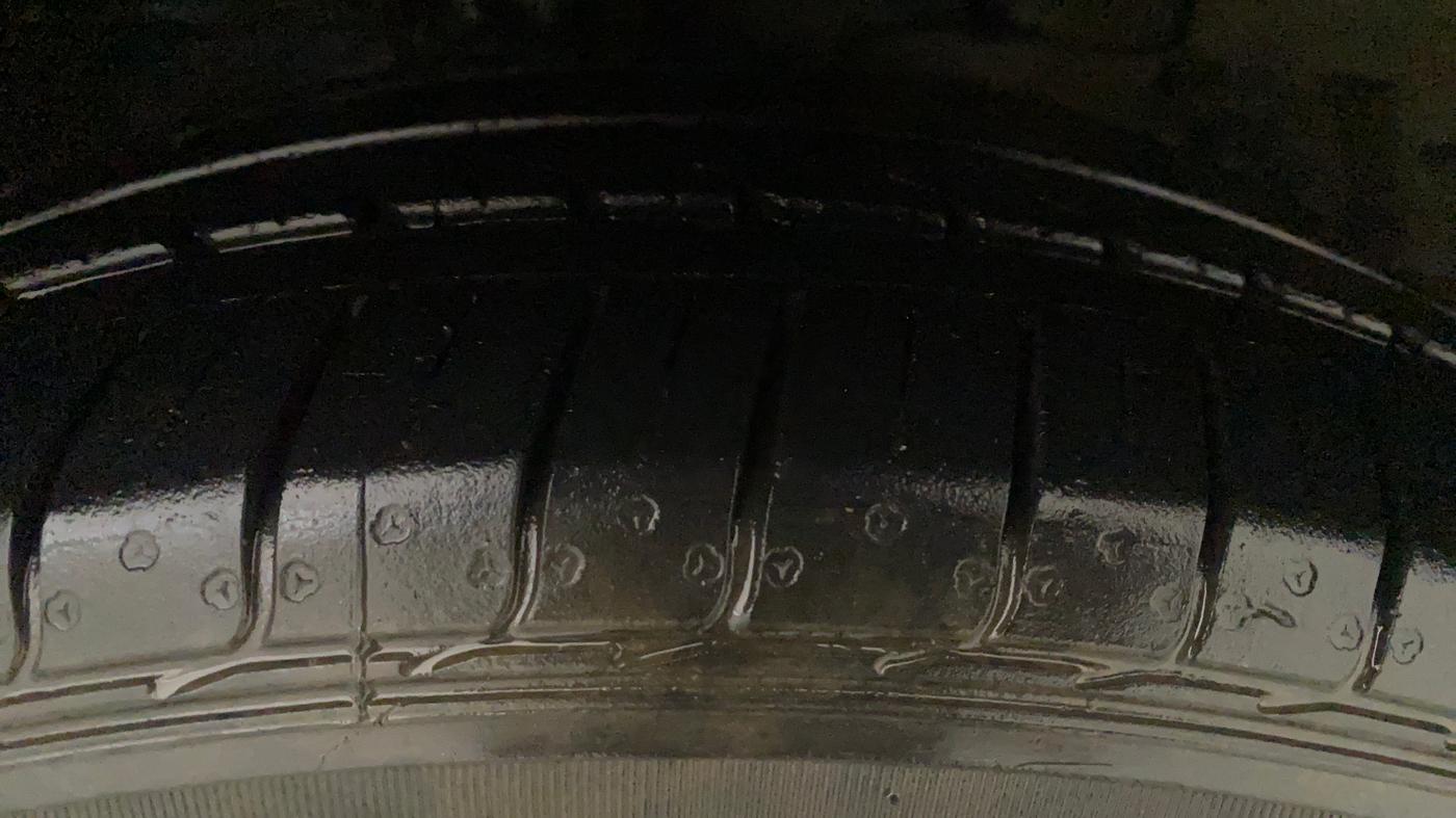 2021 Maruti Ciaz SIGMA 1.5 SHVS MT  PETROL, Petrol, Manual, 16,909 km, Right Front Tyre Tread