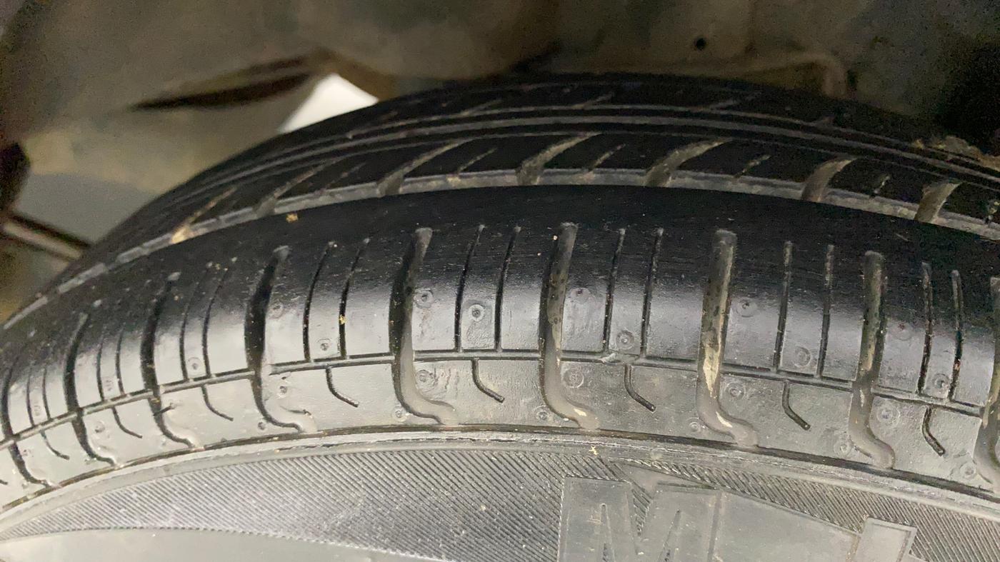 2013 Hyundai Eon ERA +, Petrol, Manual, 38,685 km, Left Rear Tyre Tread