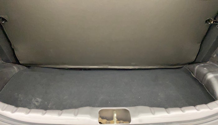 2013 Hyundai Eon ERA +, Petrol, Manual, 38,685 km, Boot Inside