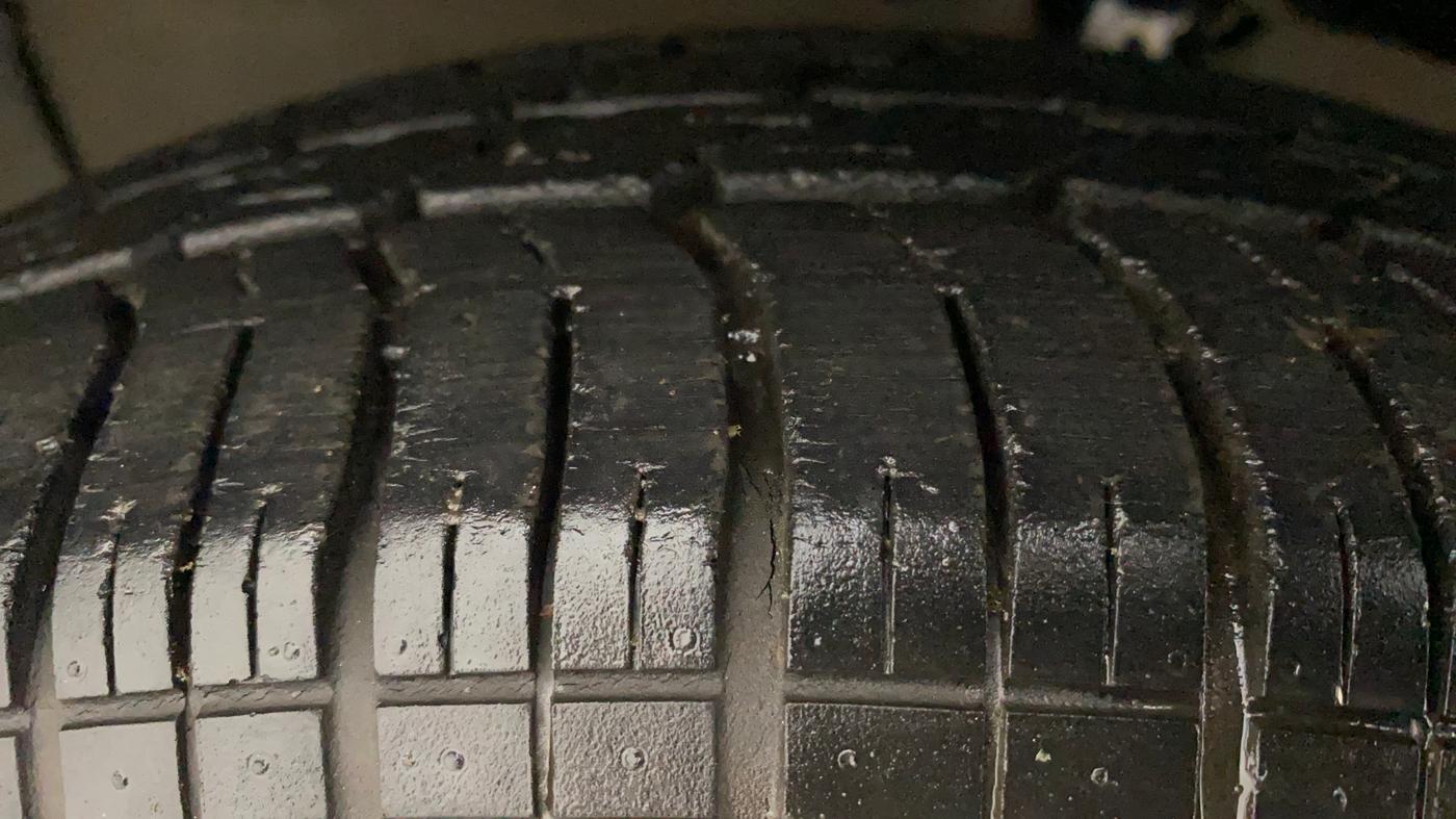 2013 Maruti Ritz VXI, Petrol, Manual, 41,171 km, Left Front Tyre Tread