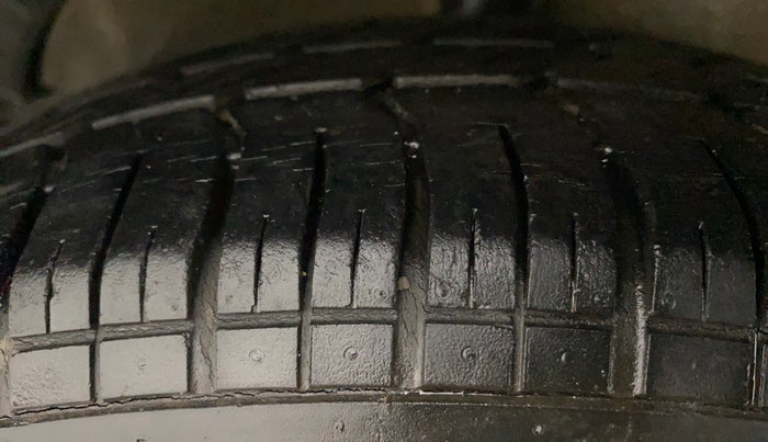 2013 Maruti Ritz VXI, Petrol, Manual, 41,171 km, Right Rear Tyre Tread