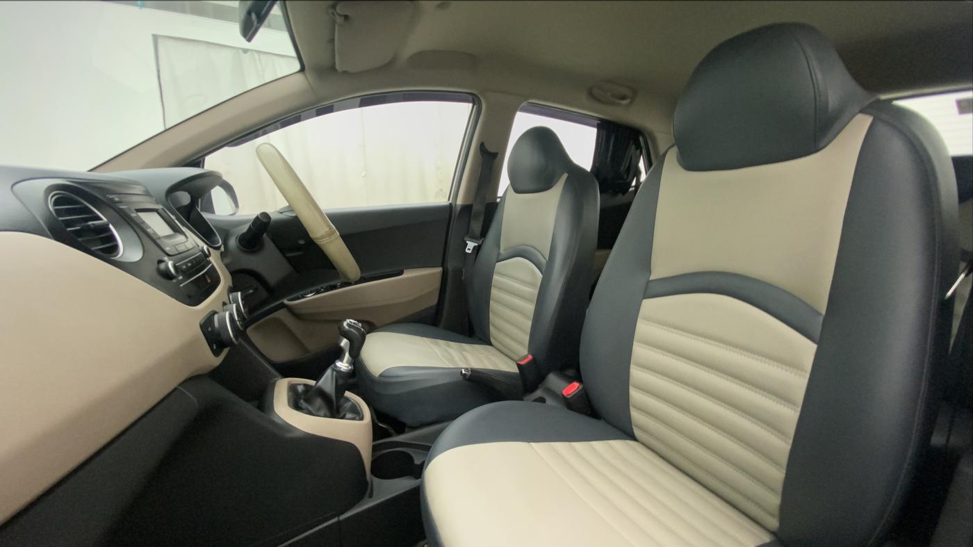 2016 Hyundai Grand i10 ASTA 1.1 CRDI (O), Diesel, Manual, 1,04,136 km, Right Side Front Door Cabin