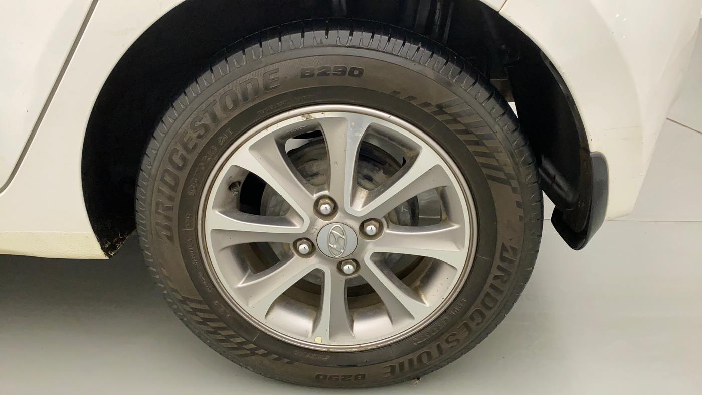 2016 Hyundai Grand i10 ASTA 1.1 CRDI (O), Diesel, Manual, 1,04,136 km, Left Rear Wheel