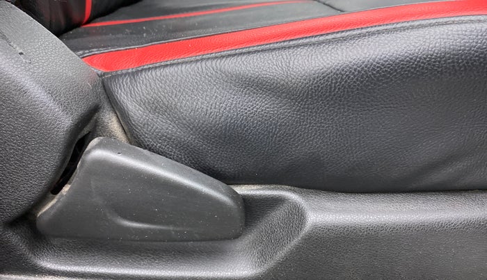 2021 Renault Kwid RXT 1.0 (O), Petrol, Manual, 26,838 km, Driver Side Adjustment Panel