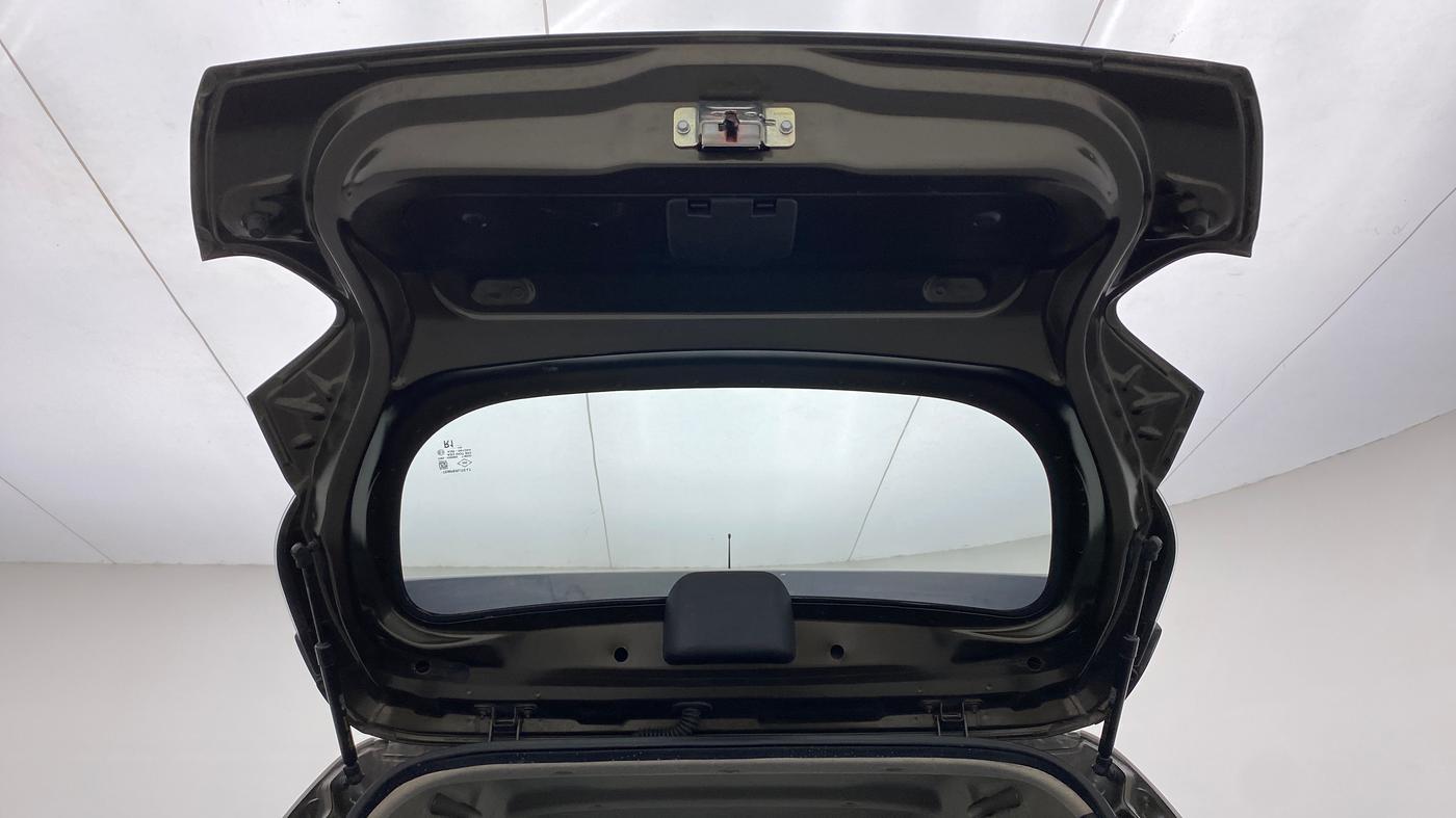 2021 Renault Kwid RXT 1.0 (O), Petrol, Manual, 26,838 km, Boot Door Open