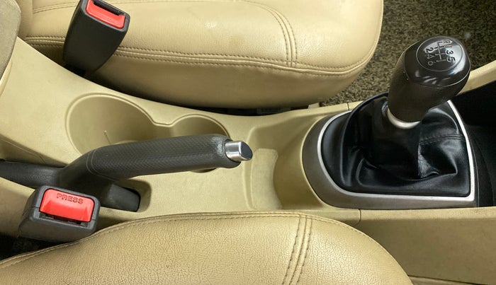 2015 Hyundai Verna FLUIDIC 1.6 CRDI S 4S, Diesel, Manual, 97,644 km, Gear Lever