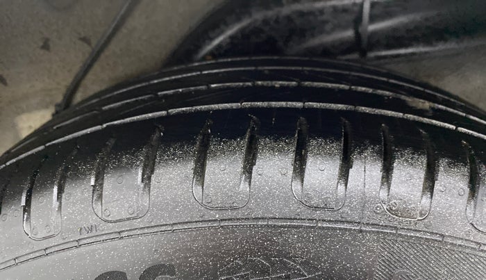 2015 Hyundai Verna FLUIDIC 1.6 CRDI S 4S, Diesel, Manual, 97,644 km, Left Rear Tyre Tread