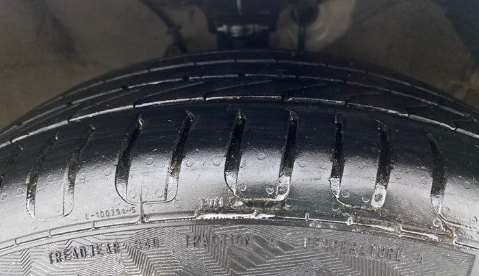 2015 Hyundai Verna FLUIDIC 1.6 CRDI S 4S, Diesel, Manual, 97,644 km, Right Front Tyre Tread