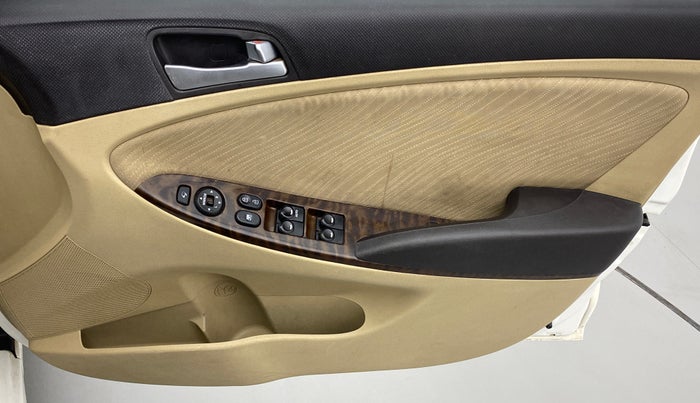 2015 Hyundai Verna FLUIDIC 1.6 CRDI S 4S, Diesel, Manual, 97,644 km, Driver Side Door Panels Control